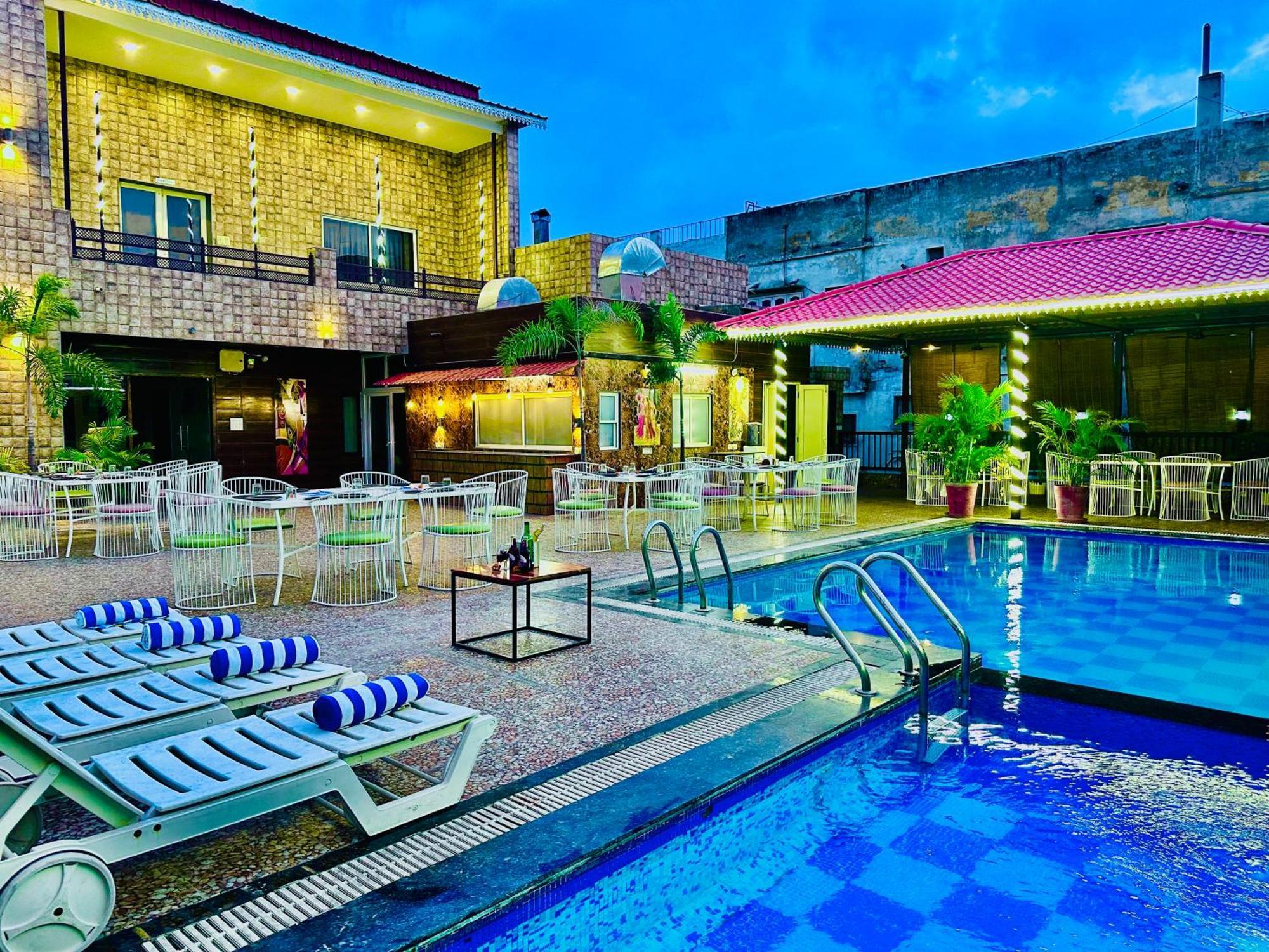 Hotel Grand Bhagwat, Udajpur Zewnętrze zdjęcie